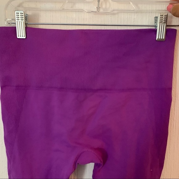 Tla x Bandier Leggings purple - Picture 3 of 6